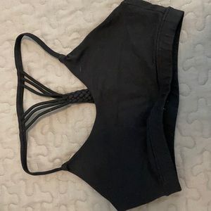 Medium black sports bra